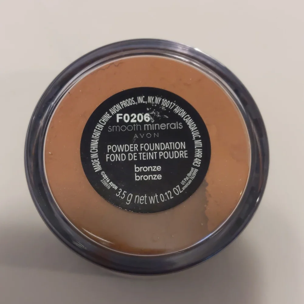 Avon Smooth Minerals Power Foundation Bronze New In Box 3.5 g net wt 0.12 oz